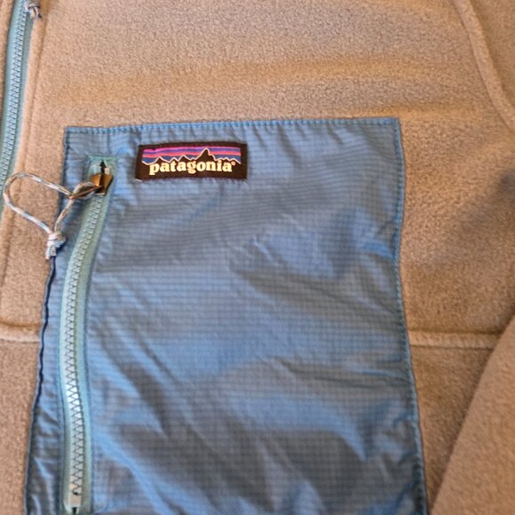 EUC Patagonia Microdini 1/2 Zip Fleece Pullover Large Plume Grey - Picture 10 of 10